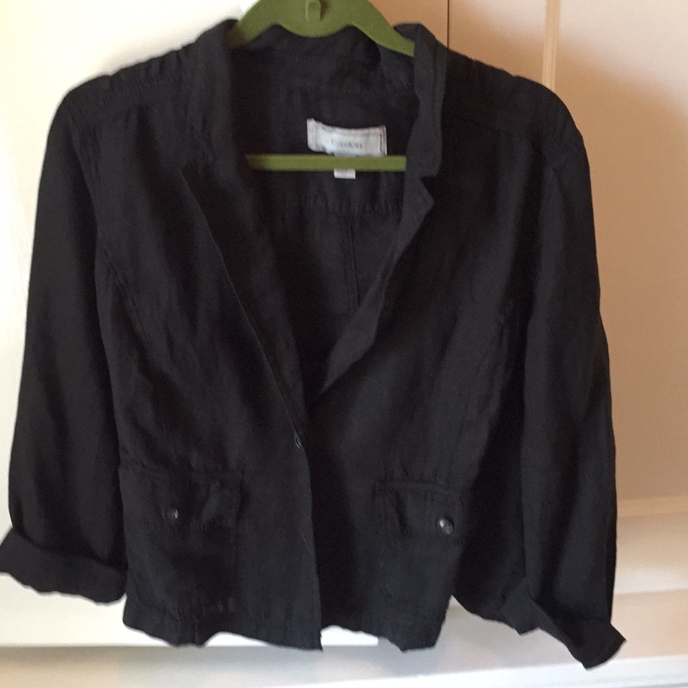 Relaxed linen short jacket